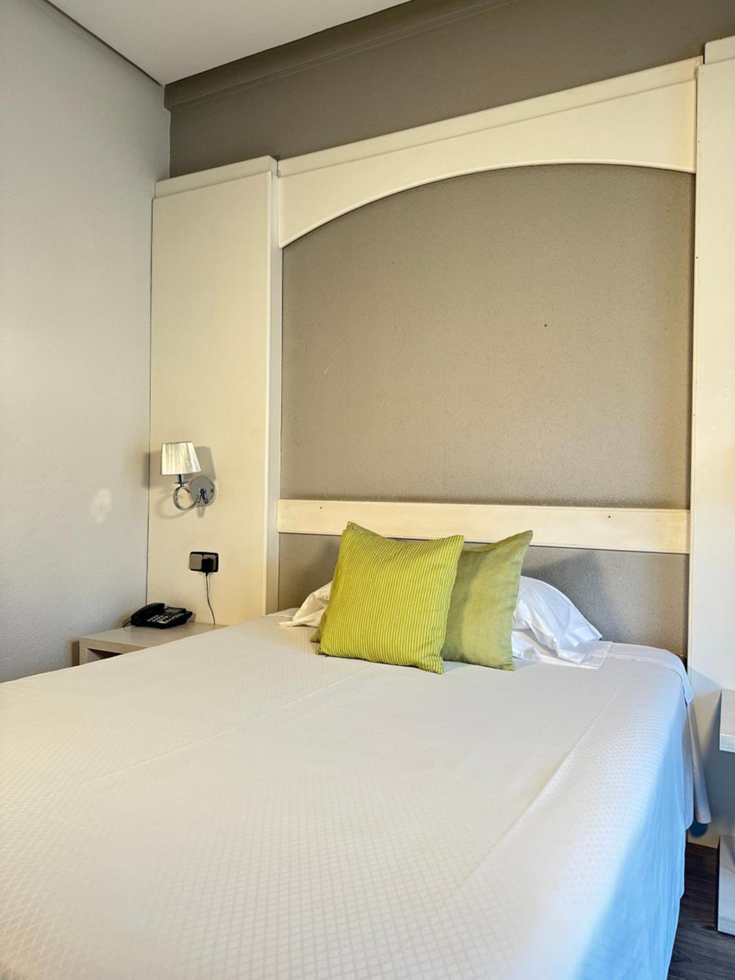Mir Octavio Hotel Algeciras Buitenkant foto