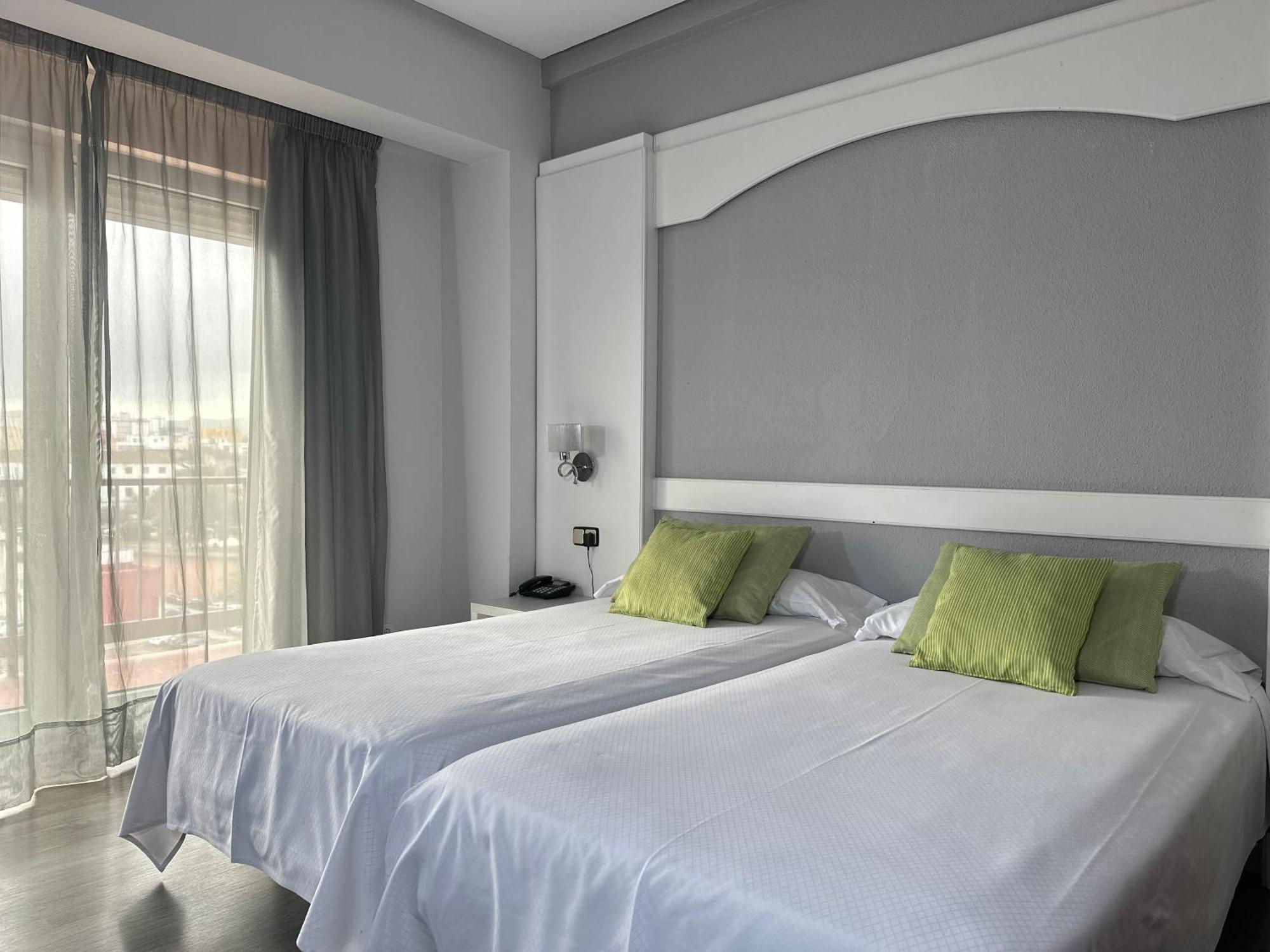 Mir Octavio Hotel Algeciras Buitenkant foto