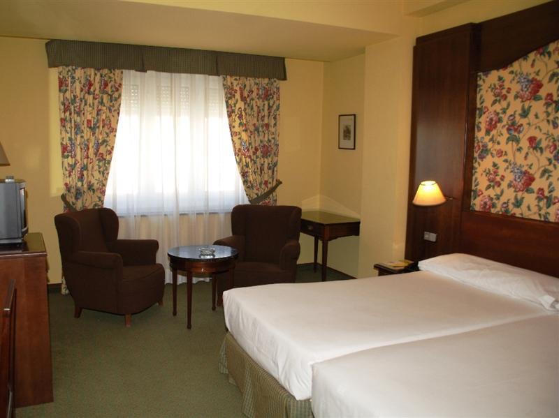 Mir Octavio Hotel Algeciras Buitenkant foto